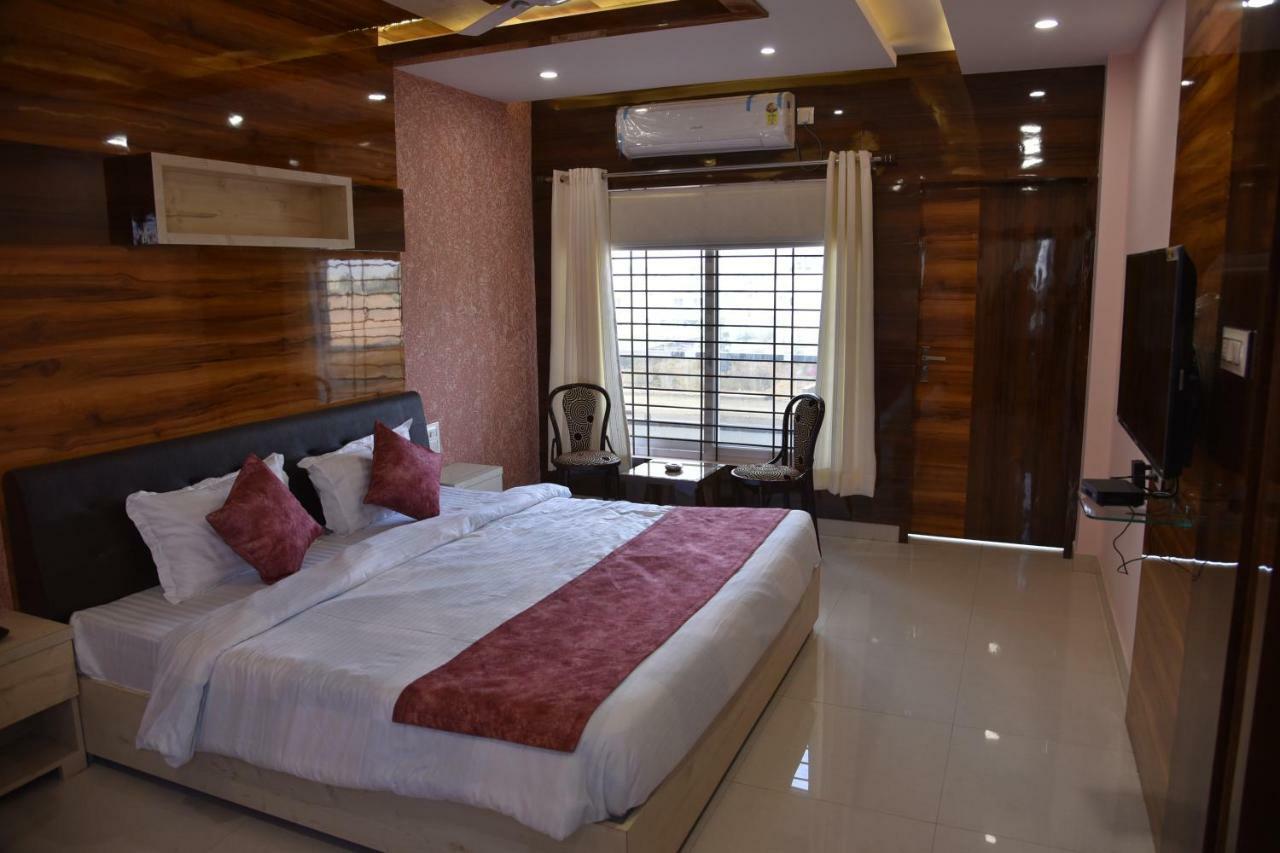 Hotel Pushpanjali Bhopal Eksteriør billede