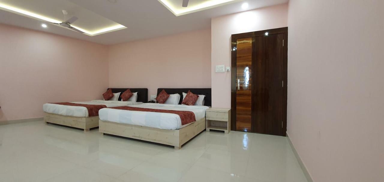 Hotel Pushpanjali Bhopal Eksteriør billede