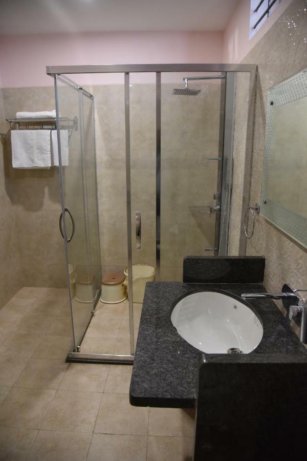 Hotel Pushpanjali Bhopal Eksteriør billede