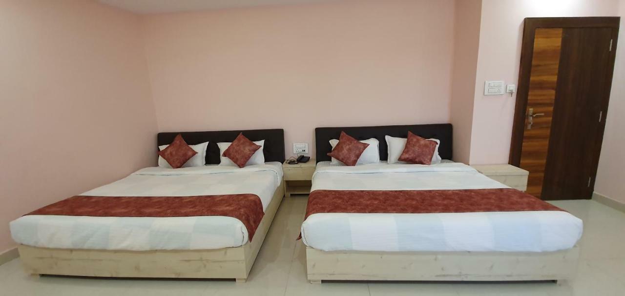 Hotel Pushpanjali Bhopal Eksteriør billede