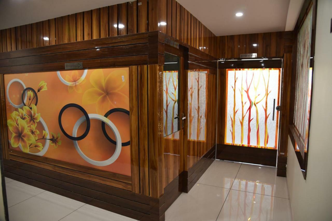 Hotel Pushpanjali Bhopal Eksteriør billede
