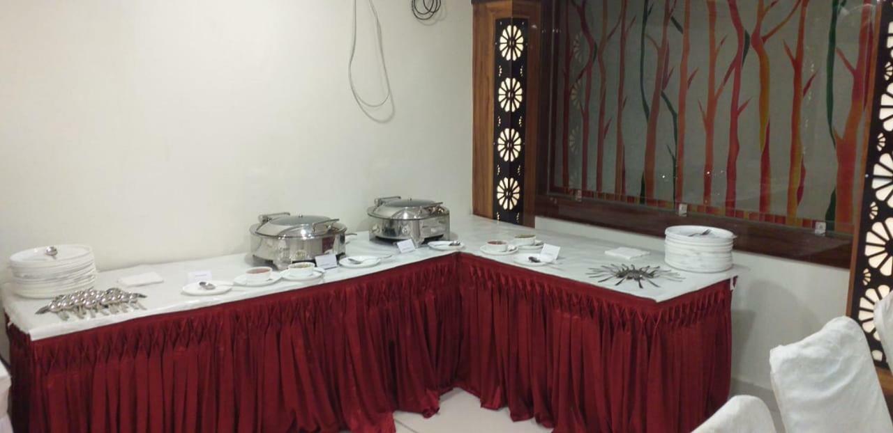 Hotel Pushpanjali Bhopal Eksteriør billede